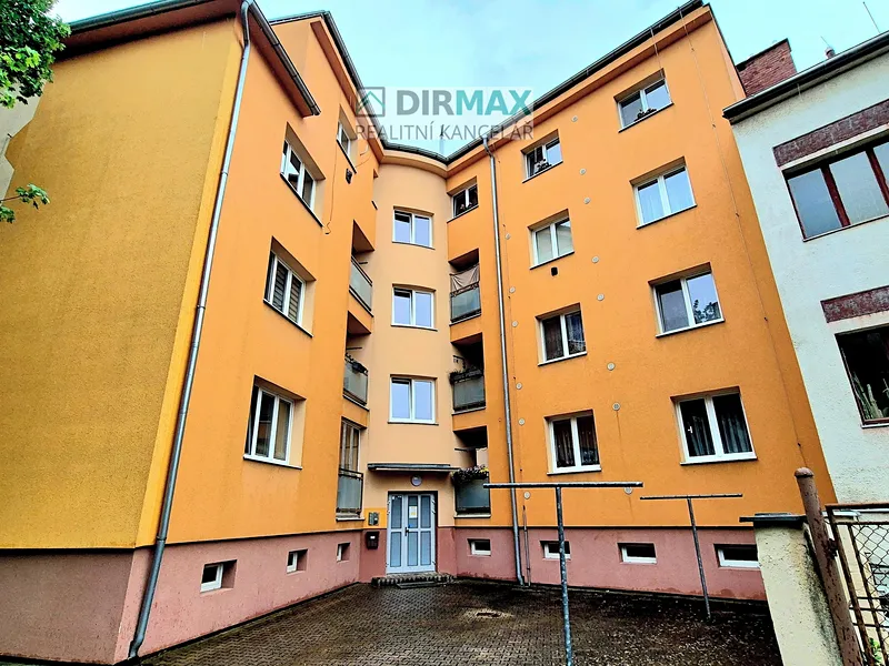 Prodej prostorného bytu 2+1 po rekonstrukci se 2 balkony v P